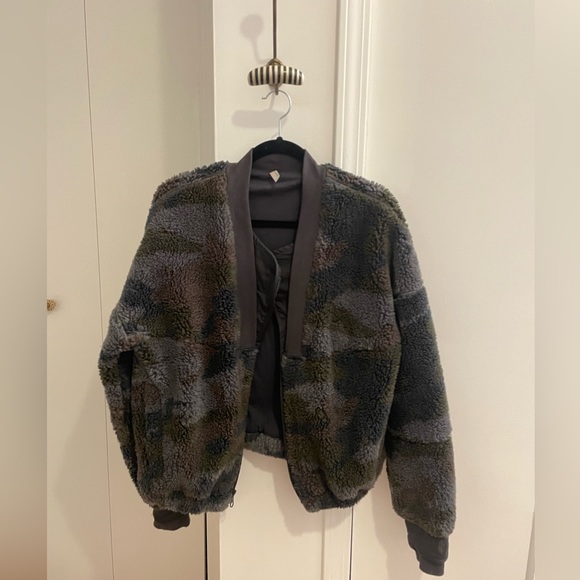 Free People FP Movement Camo Everest Fleece Jacket M - Picture 3 of 4
